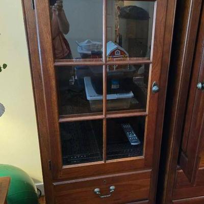 Pennsylvania House Cabinet W Drawers 