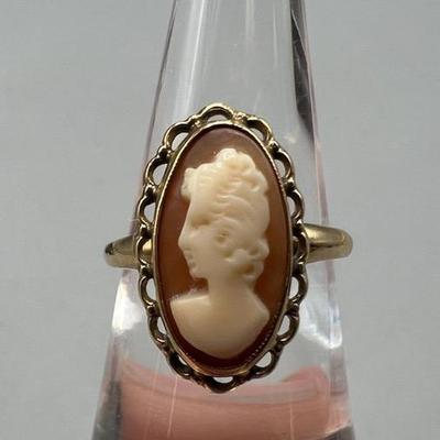 10k Gold Cameo Ring 