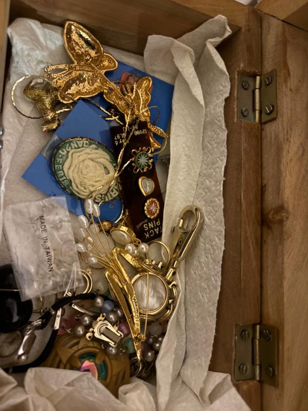 Sale Photo Thumbnail #644