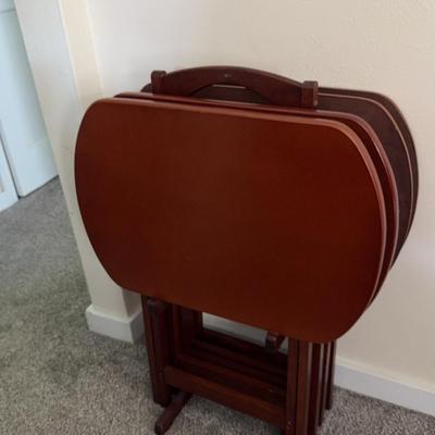 Set Of 4 Tray Tables With Stand