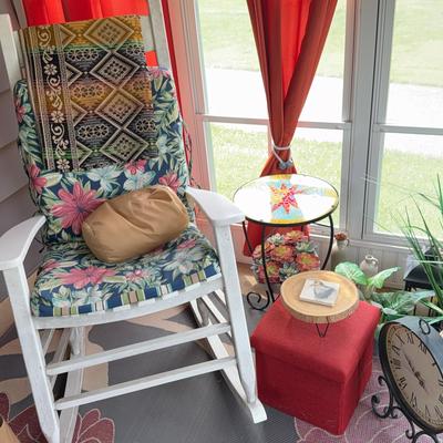 Rocking Chair & Accessories 