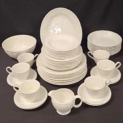 Dazzling Davenport China Set - Incomplete Service For 8 W/Bonus Service Items 