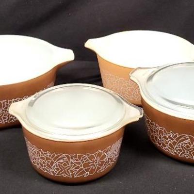 Set Of 4 Brown Pyrex Nesting Bowls 