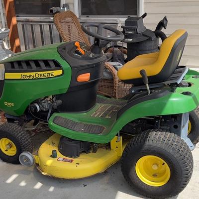 John Deer Riding Lawn Mower