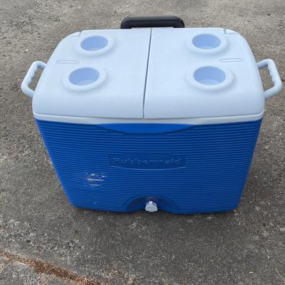 Rubbermaid Ice Chest