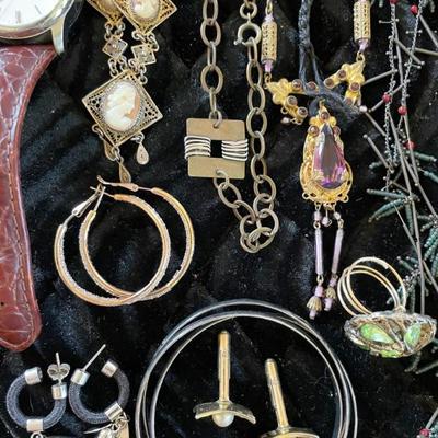 Sale Photo Thumbnail #10