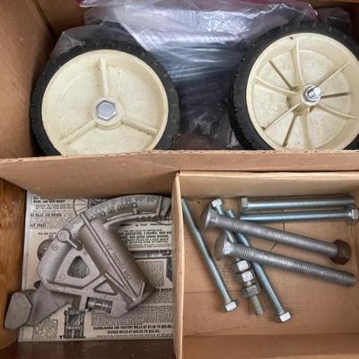 Sale Photo Thumbnail #136: Screws 