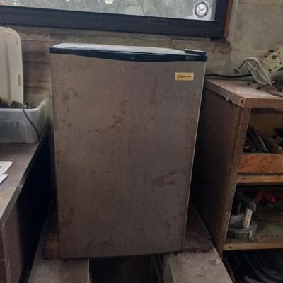 Magic Chef 2.7 cu. ft. Mini Fridge #MCBR270B