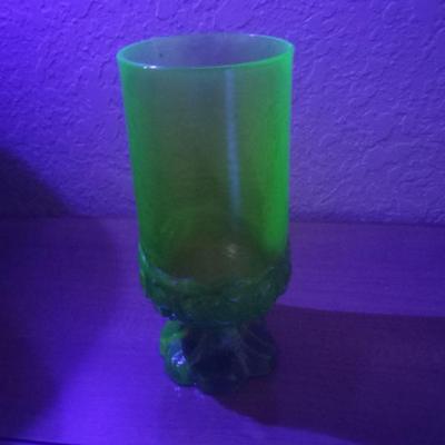 Vintage 1971-1978 Franciscan "Madeira - Citron Green" Uranium Glass Water Goblet