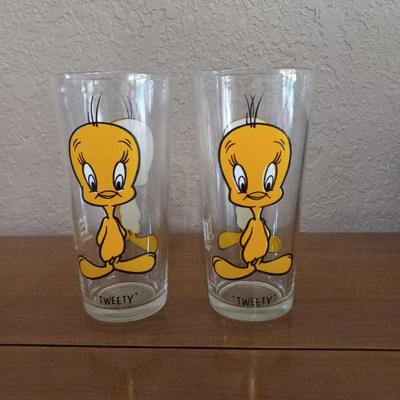 Vintage 1973 Pepsi Pair of Tweety Character Collectible Glasses