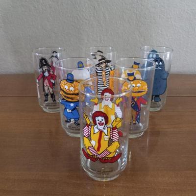 Vintage 1977 McDonald's Character Complete Set of 6 Glasses