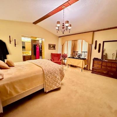 Sale Photo Thumbnail #4