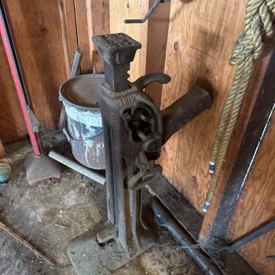 Estate sale photo