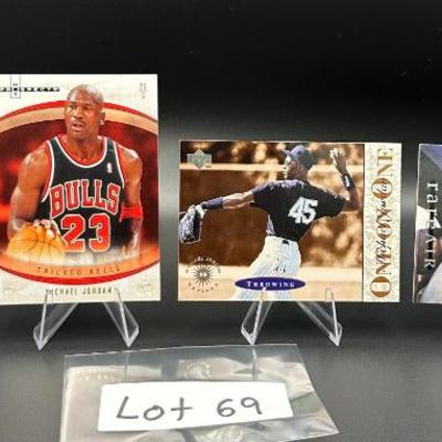 Sale Photo Thumbnail #70: (4) Michael Jordan Basketball Cards Chicago Bulls