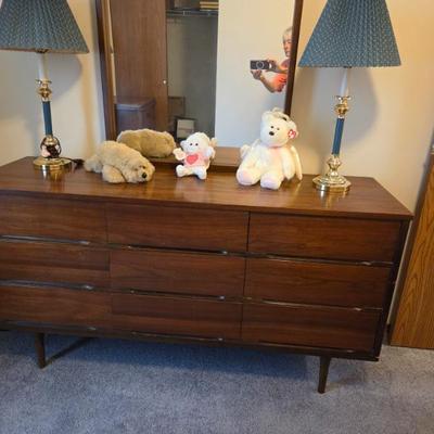 Mid century dresser 150.00
