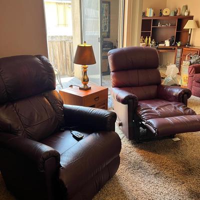 2 Lazy Boy Recliner Chairs & Wood Night Stand With Lamp