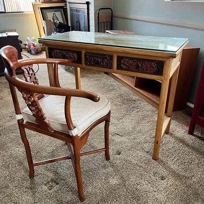 39 X 32 X 18 Asian Style Wood Desk With Chair