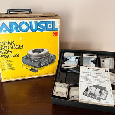 Vintage Kodak Carousel 850H Slide Projector with Slides