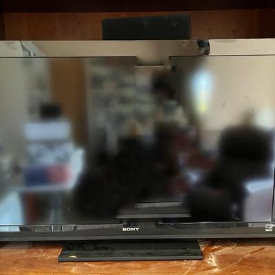 39x36 Sony Bravia Tv, Denon Surround Receiver, Sony DVD Player