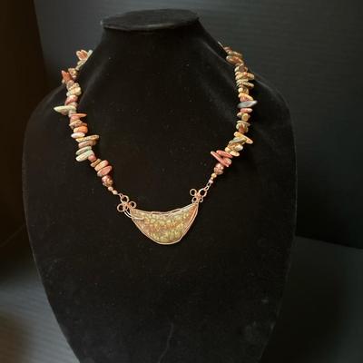Handcrafted Jasper and Copper Wire Necklace – Earth-Tone Natural Stones