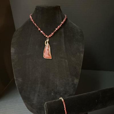 Red Agate Cabochon Necklace & Bracelet Set