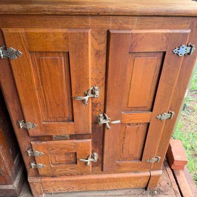 Oak Ice Box