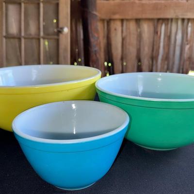 Colorful Pyrex Bowls
