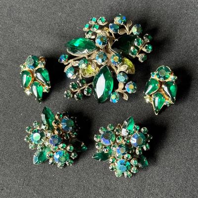Vintage Emerald Green Brooch + Earrings 