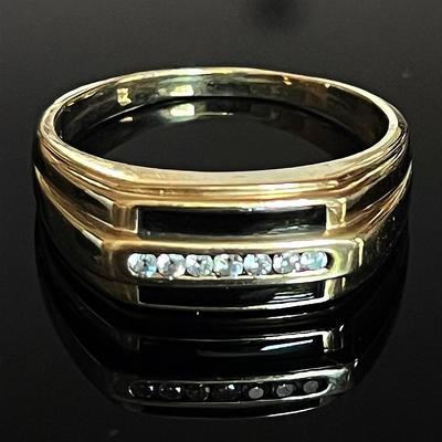 10K Yellow Gold Onyx 7 Diamond Ring
