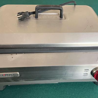 Wolf Gourmet Electric Griddle with Lid