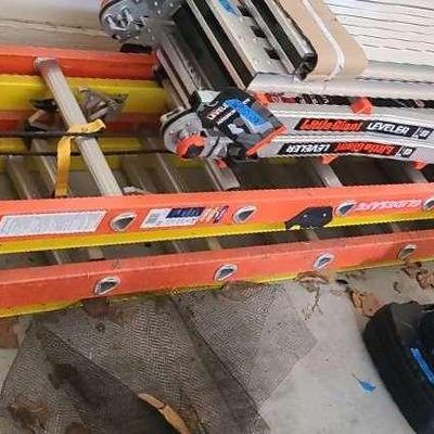 Werner Glidesafe 32' Ladder #2