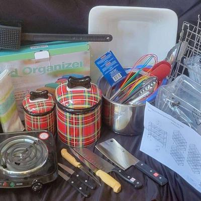 Extensive Kitchen And Home Utility Collection