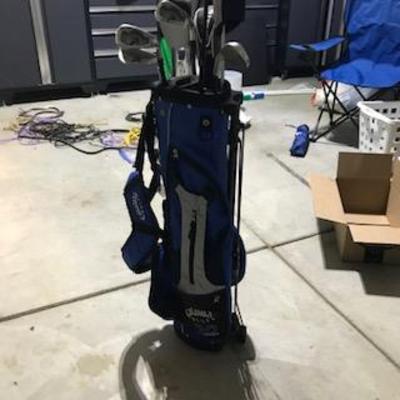 Sale Photo Thumbnail #102: Youth golf bag with clubs