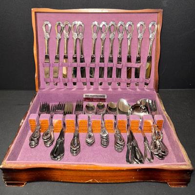 Oneida Toujours Style … Stainless Steel Elegance!