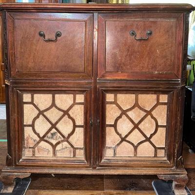 Zenith, Crosley, Magnavox... Enthusiasts Get Ready to Refurbish!