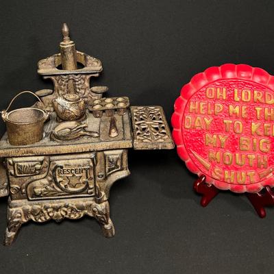 Crescent Iron Salesman Sample Or Child’s Stove…Collectible!