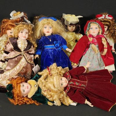 Elegant Collector’s Porcelain Doll – Limited Edition Beauty!** 