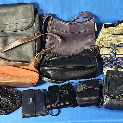 Purses + Handbags (11)