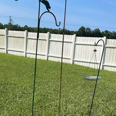 Large Shepherds Hooks Plus Feeder (4)