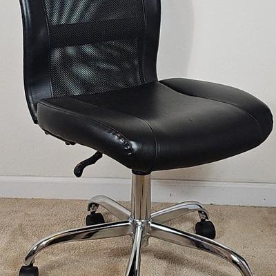 Mid-Back Vinyl Mesh Rolling Office Chair By TruInnovations