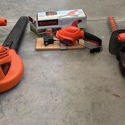 Black & Decker Blower(1), Hedge Trimmer(1) & 2 In 1 Cordless Shears (1)
