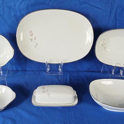 Noritake 'Pasadena' China Serviceware (6)