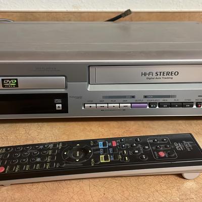 Hitachi DVD/VHS Player