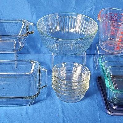 Pyrex Assortment (19)