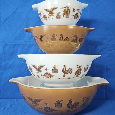 PYREX 'Early American' Cinderella Nesting Bowl Set