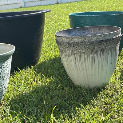 Plastic Planters (6)
