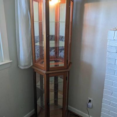 Pulaski Corporation Curio Cabinet 