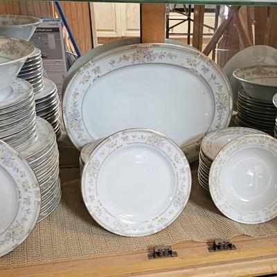 Lot #1 "Southhampton" Fine China By Excel.- Dinner 12-piece