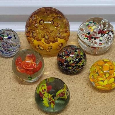 Paperweight Variety - Lot 1 (1127)