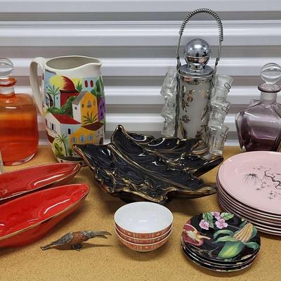 Mid-Century Style Kitchen Lot (1127)